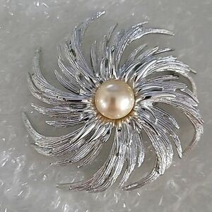 Sarah Coventry pin and earrings